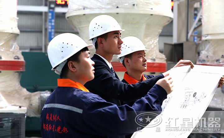 精湛技術(shù)人員現(xiàn)場指導設備的生產(chǎn)、制造